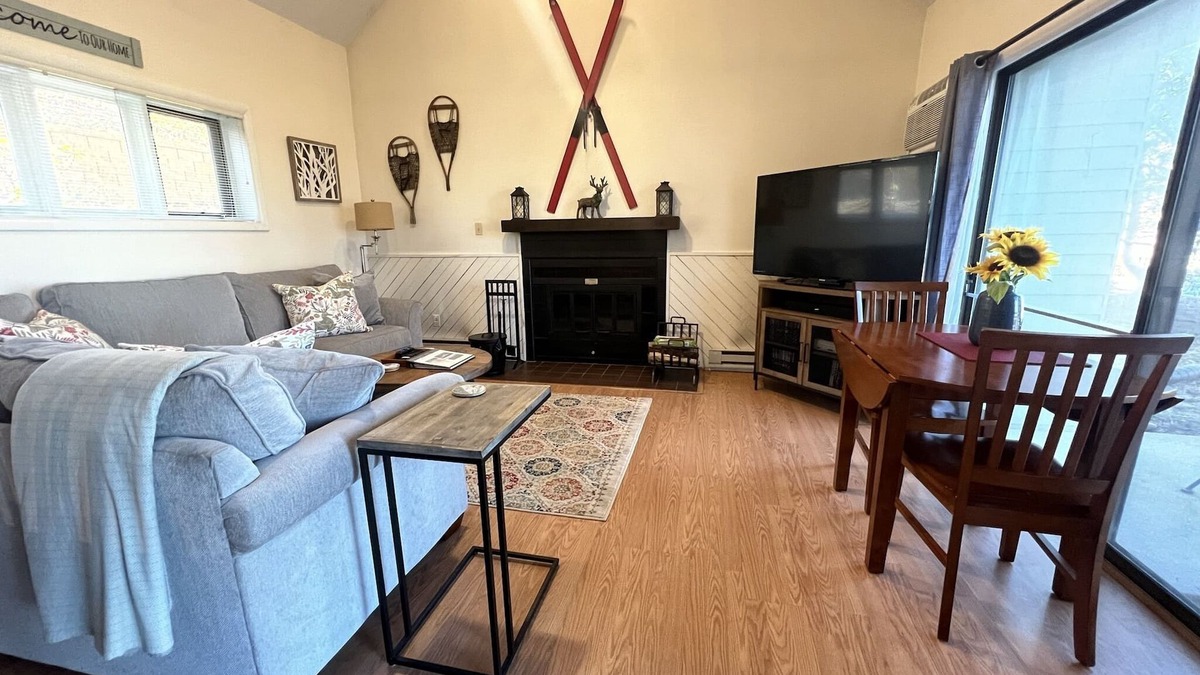 Nellysford Condo | Cozy Wintergreen Retreat- Clean, Updated & Convenient, King Bed, Non-Smoking