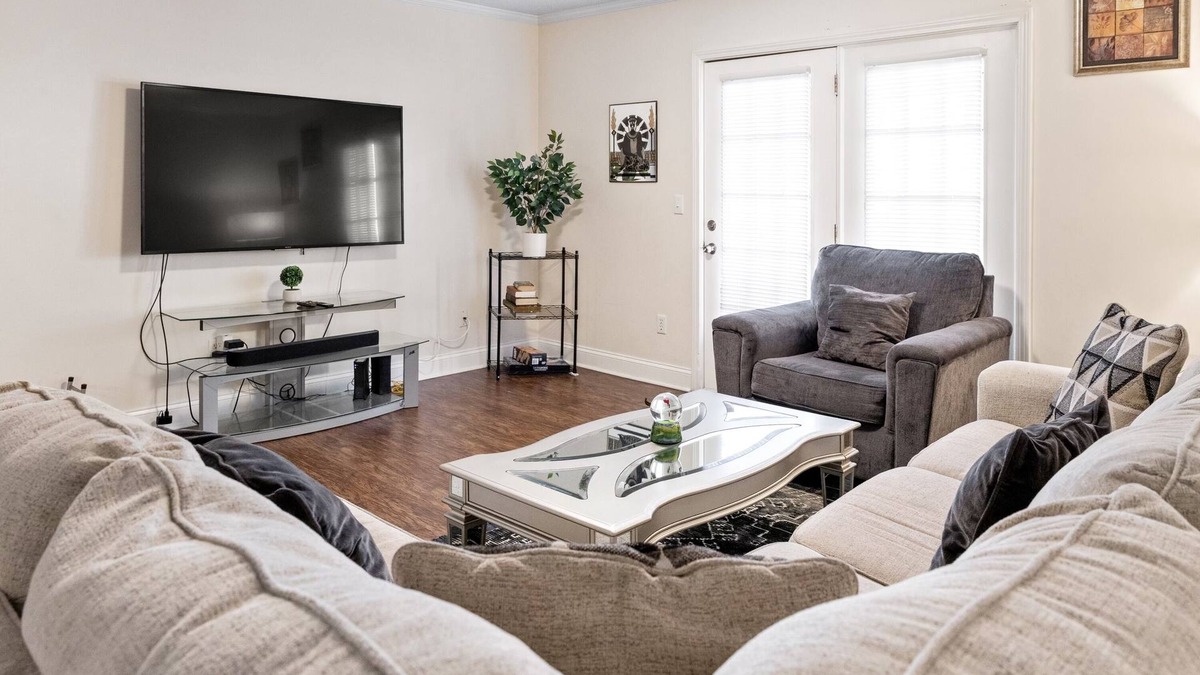 Florence Condo | Cozy Work Friendly Condo in Florence