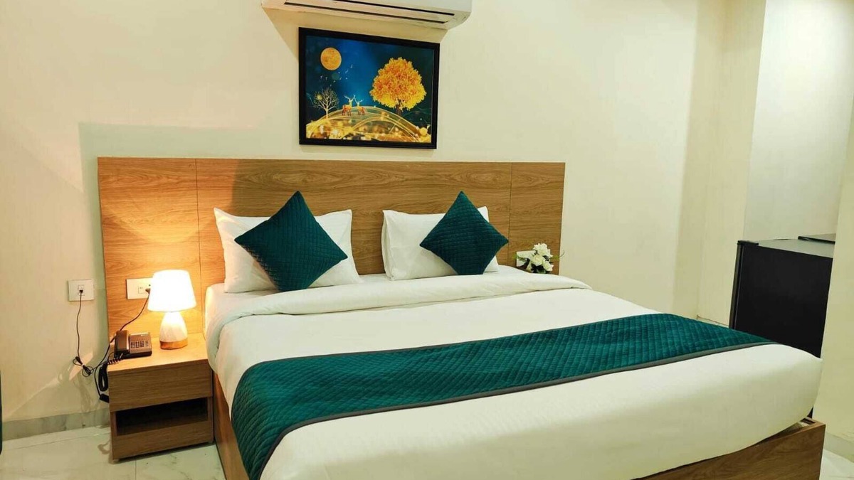 Gurugram Apartment | Cozy1BHKApartment with Kitchen Near Artemis/Fortis Hospital Gurgaon