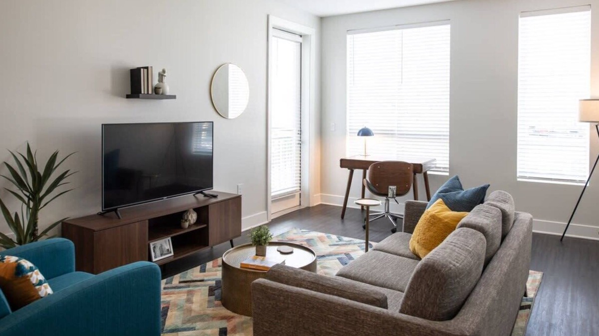 Central Business District Apartment | Cozysuites l Luxe 2BR in Downtown Cincinnati