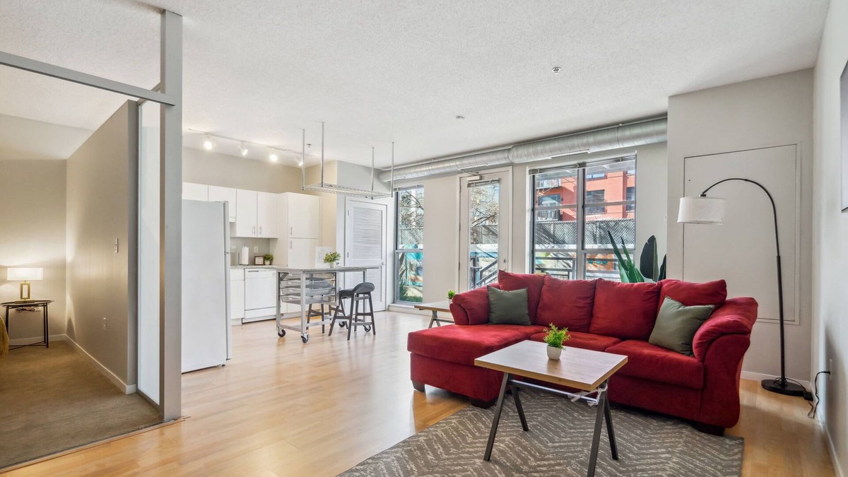 Mill District Apartment | CozySuites Mill District with pool, gym #07