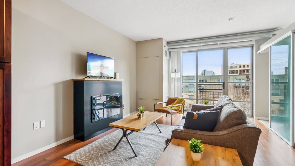 Mill District Apartment | CozySuites Mill District with pool, gym # 09