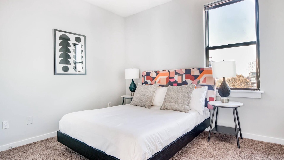 Music Row Apartment | CozySuites Music Row Bold 1BR w/free parking!