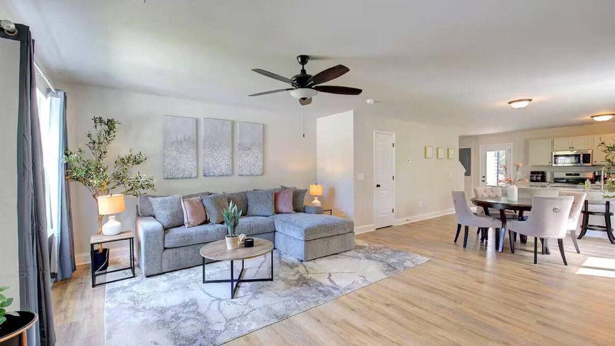 Taylors House | Cozzy home away from home fenced in back yard and pet friendly