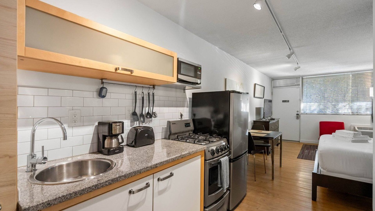Brookwood Apartment | (CPA) Quick + Easy Virtual Check In, Perfect for Business Professionals