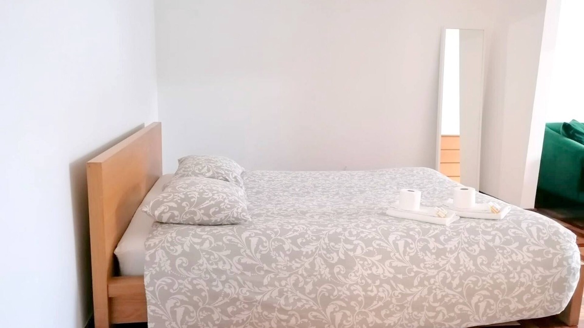 Coimbra Cabin | CQ4 | Large Room with Double Bed, Balcony, Sofa & Workspace