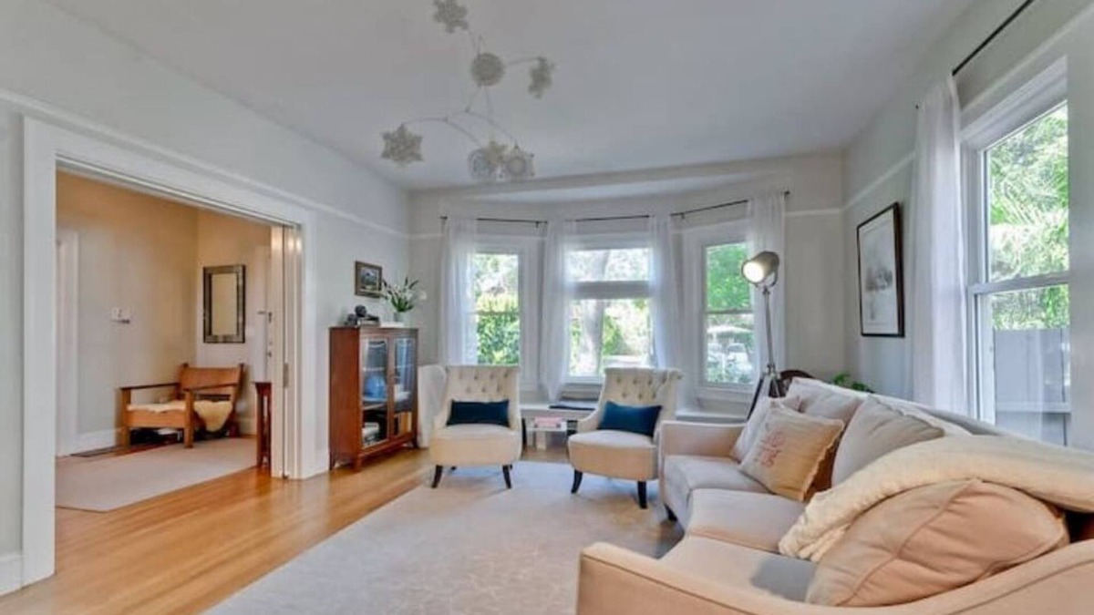 Professorville House | Craftsman, Palo Alto 4-5 bedrooms, 3 full baths.