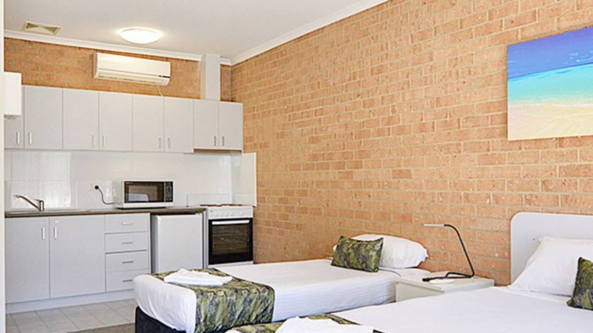 Cranbourne Hotel | Cranbourne Motor Inn