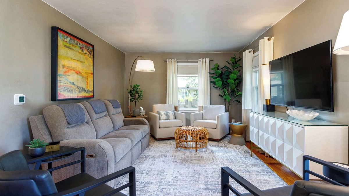 Ames House | Crane Haven - Walk to CyRide, Games & Grill