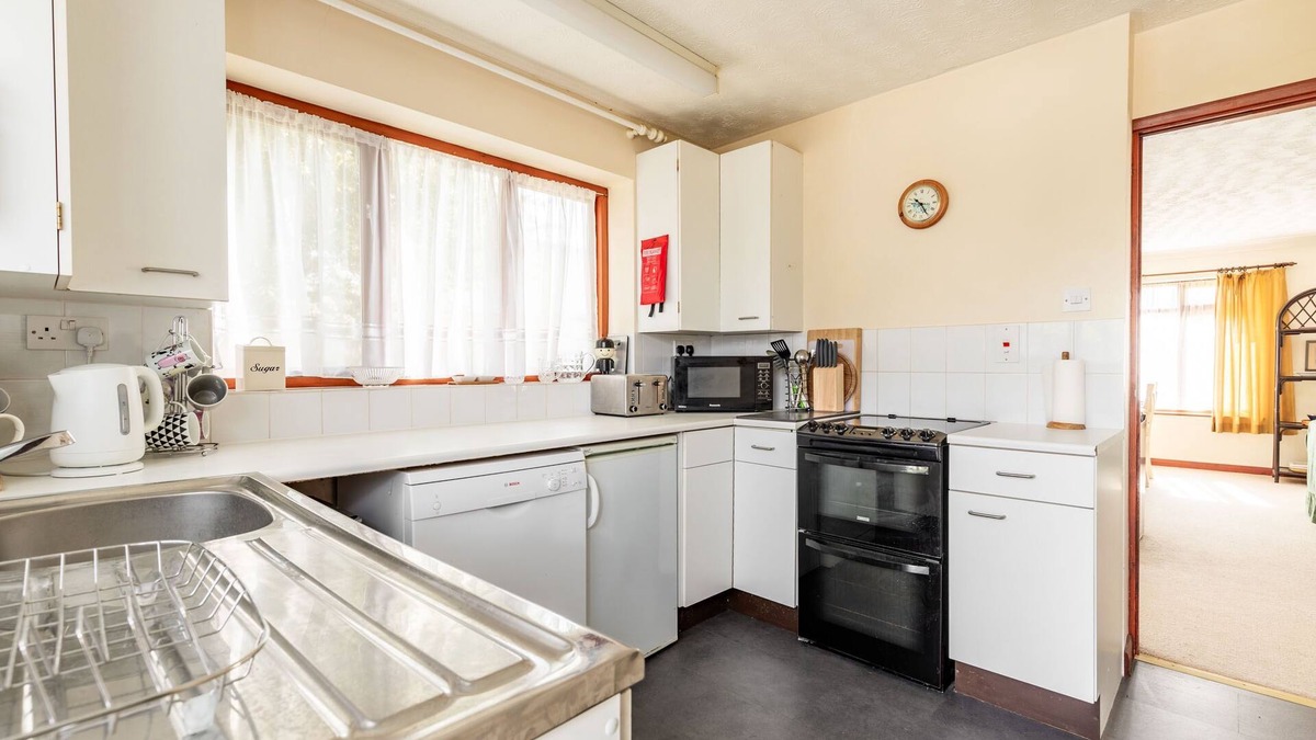 Scratby House | Cransley | Seaside Holiday Home | Minutes from the beach!