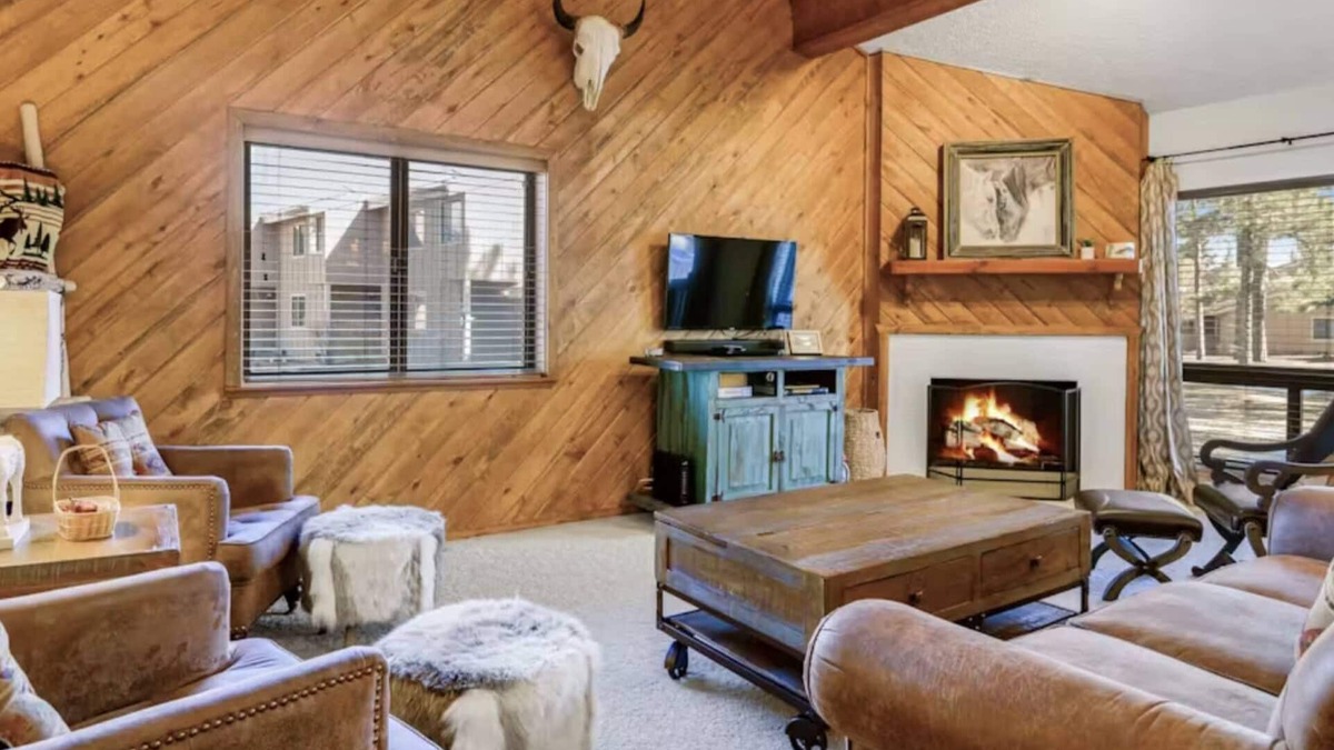 Pagosa Springs Condo | Crazy Horse Condo: Cozy Mountain Getaway, Fireplace, Patio, Walk Distance to Cafes, Dining and Shops