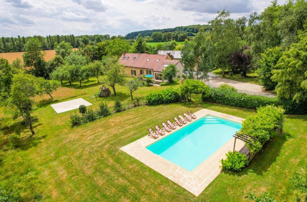 Saint-Bomer Villa | Crazy Villa Les Terres Douces 28 - Heated pool - Basket - 2h Paris - 31p