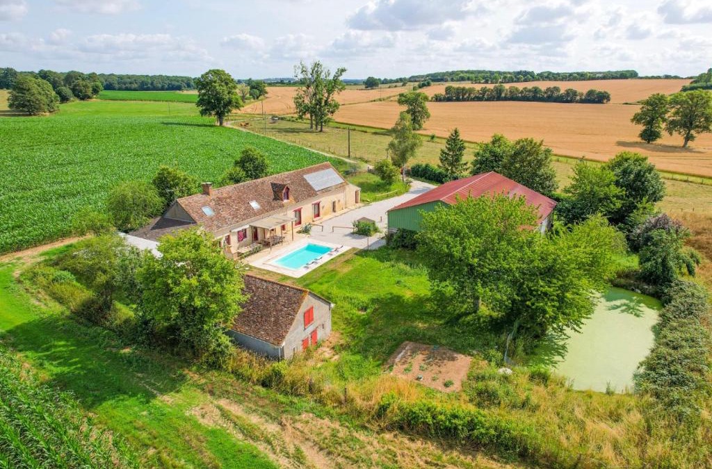 Vallon-sur-Gee Villa | Crazy Villa Noé Michel 72 - Heated pool - Basket - 2h Paris - 30p