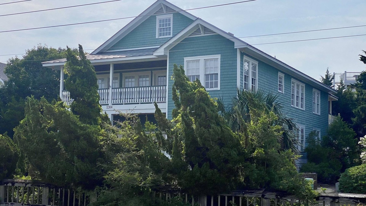 Shell Island House | Create memories; numerous gathering spaces as well as area for private retreats