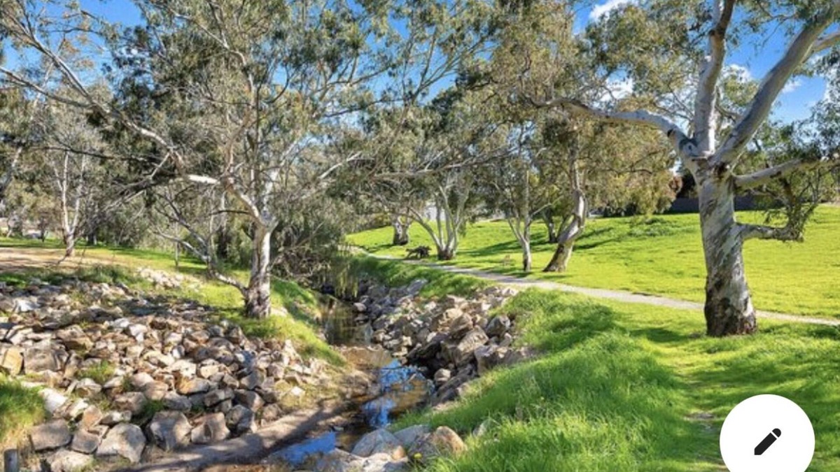 Valley View House | Creek Front House