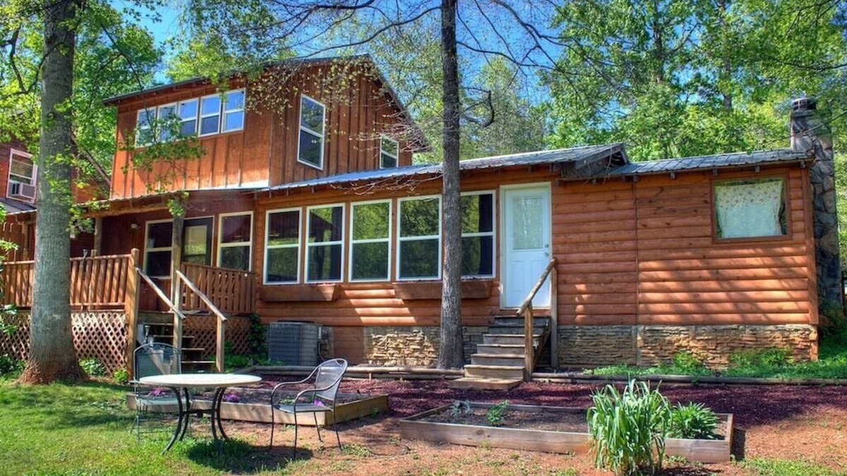 Helen Cabin | Creek & Garden Cottage | 2BR 2BA | Cedar Sauna | Hot Tub | Trout Fishing
