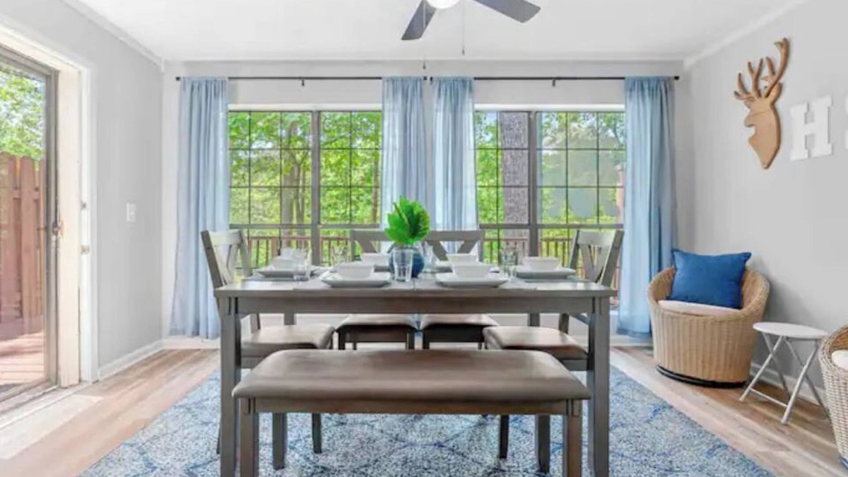 Hot Springs Village House | CREEK & GOLF VIEW, DECK, POOL TABLE, BEACH, FISH, LAKES, INDOOR POOL & GYM 4FEE