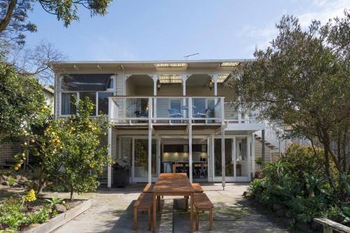 Frankston House | Creekhouse by the Sea - Private Jetty and Serene Views