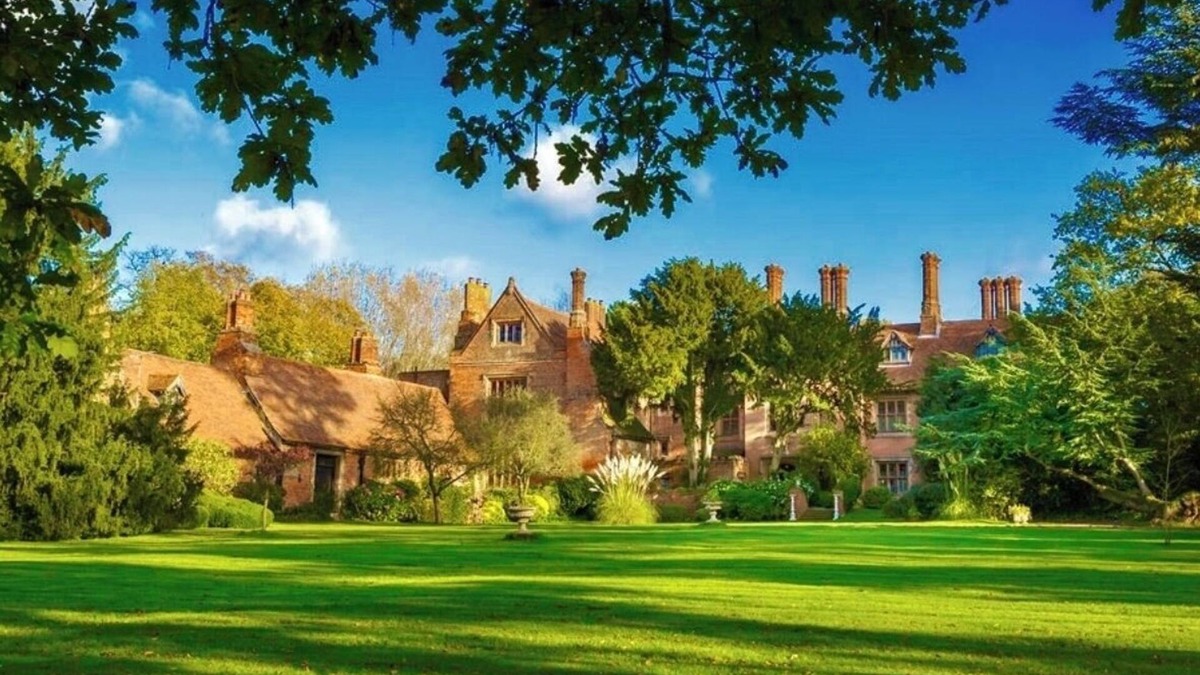 Burnham-on-Crouch House | Creeksea Place, Breathtaking Elizabethan Manor House