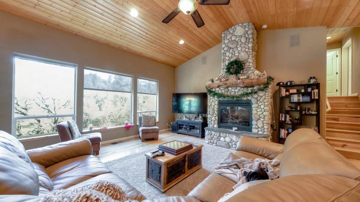 Yosemite Forks House | Creekside Beauty: Bordering Lewis Creek. Near Yosemite & Bass Lake