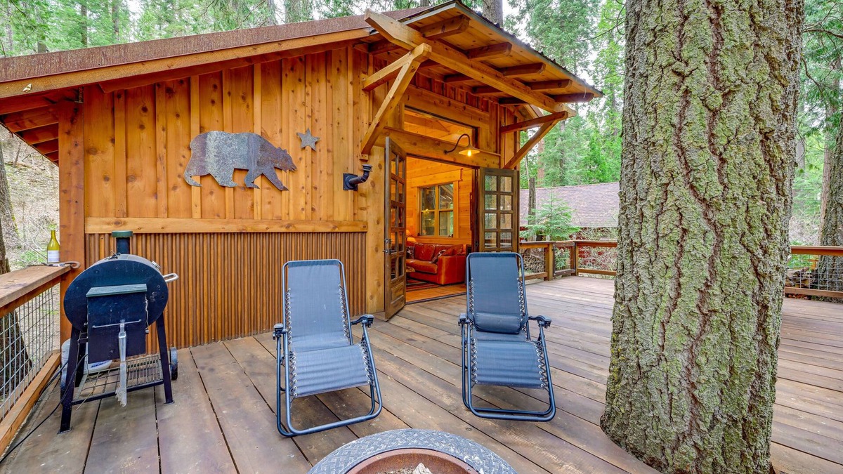 Hartland Cabin | Creekside Cabin ~ 20 Mi to Kings Canyon Park!