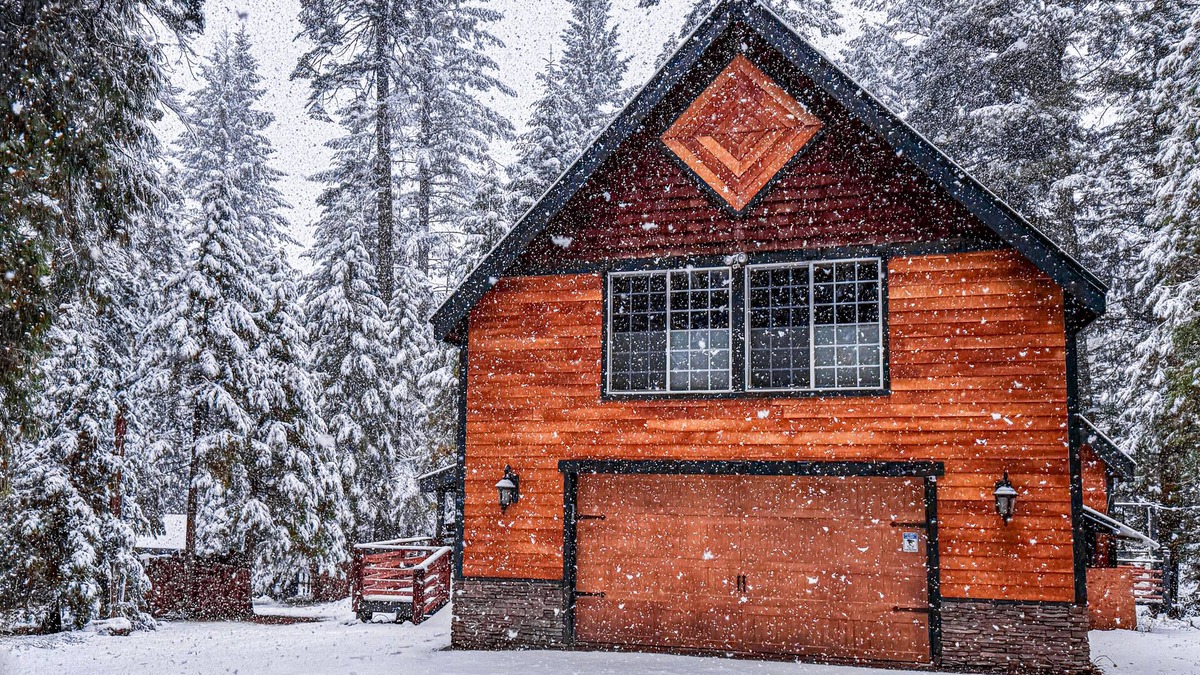 Shingletown Cabin | Creekside Cabin! 9 miles to Lassen. 3-Level Deck, EV Charging.