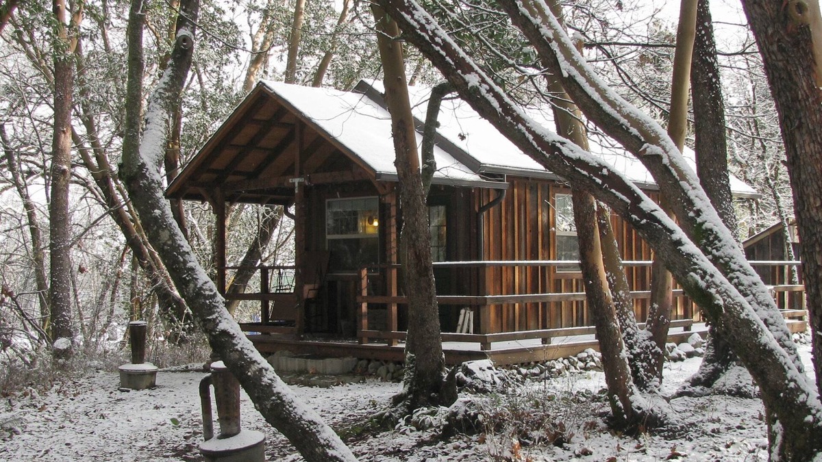 Medford Cabin | Creekside Cabin-a quiet, wooded country delight