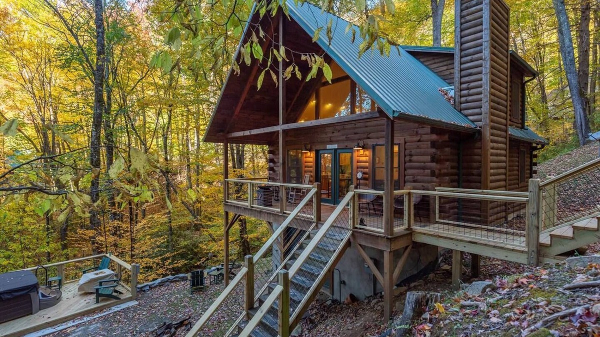 Sheepback Mountain Estates Cabin | Creekside Cabin Hot Tub Decks