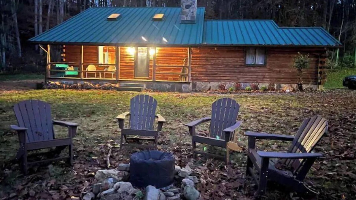 Pearisburg Cabin | Creekside Cabin in the Mountains