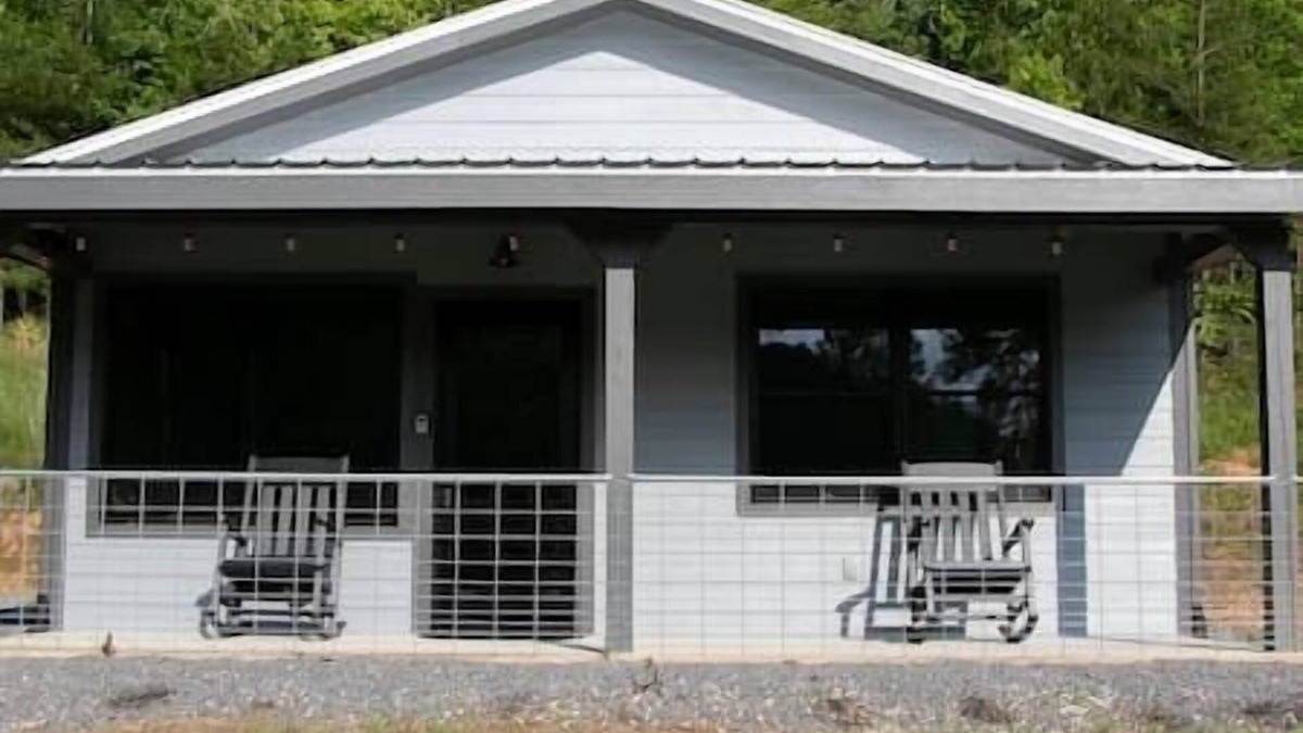 Ridgeline Vistas House | Creekside Cabin Near Blue Ridge | Fire Pit +Nature