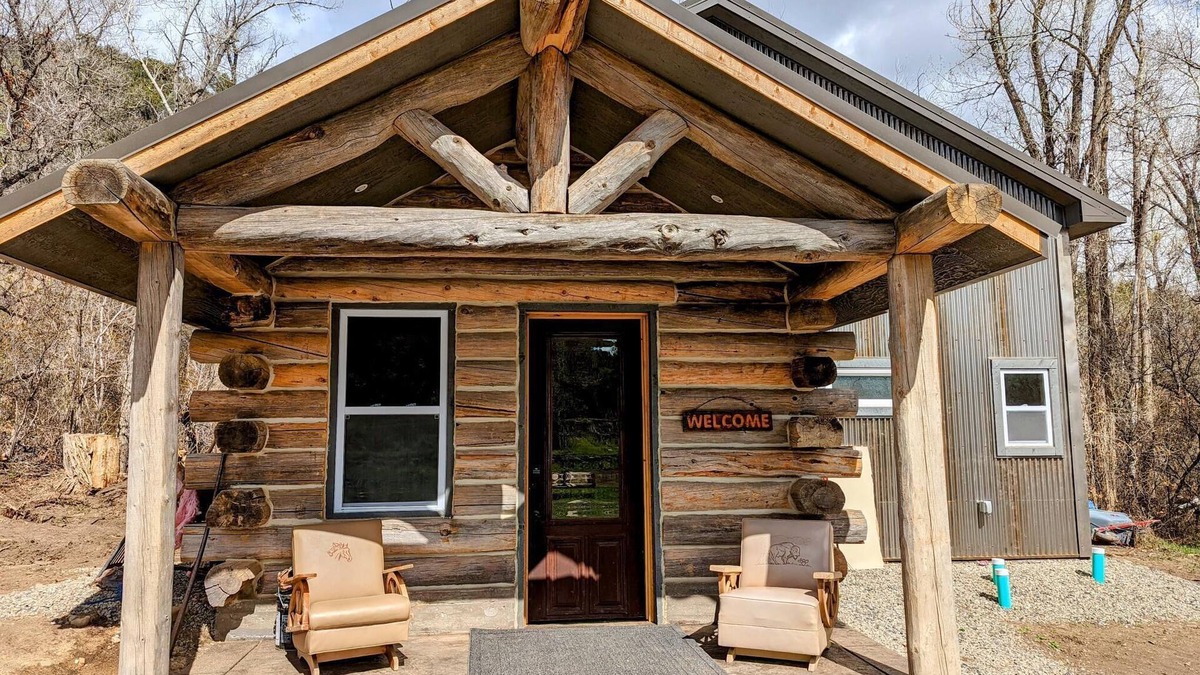 Crawford Cabin | Creekside Cabin on 80 Acres!