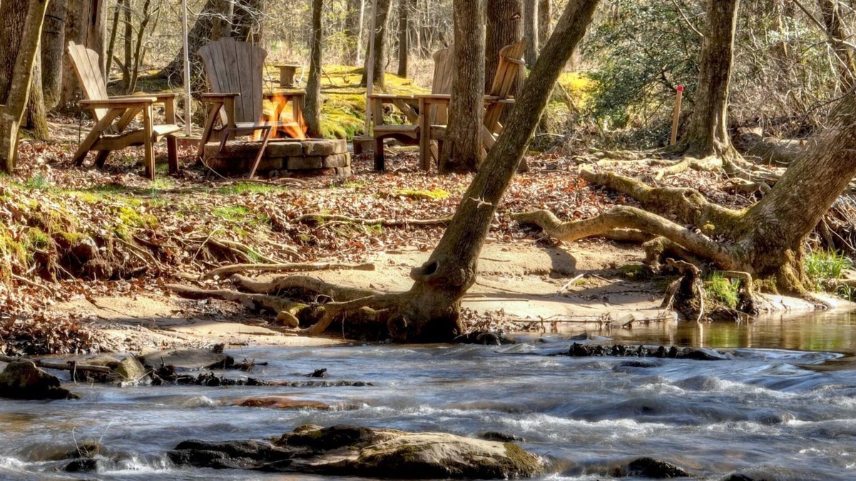 Ellijay Cabin | Creekside comfort with a firepit and more! - Cozy Creek Cabin