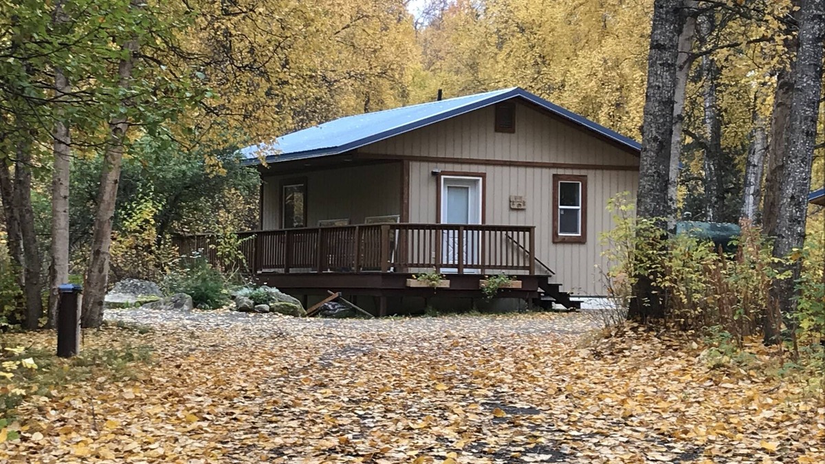 Nikiski House | Creekside Cottage near Daniel's Lake