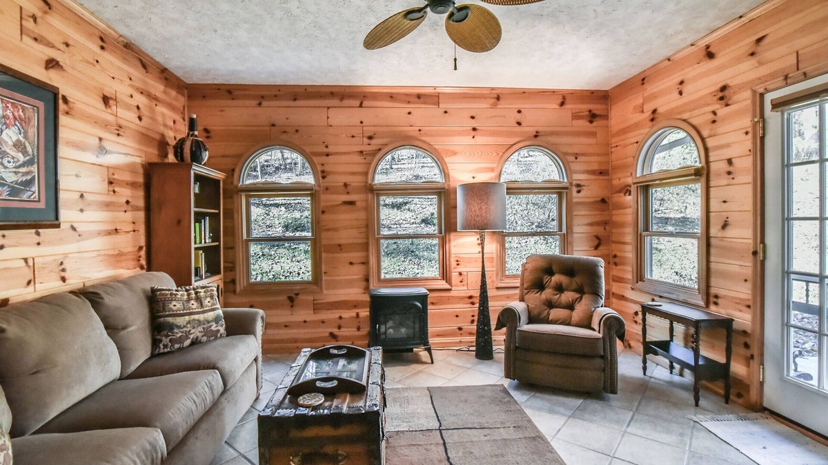Black Mountain Cottage | Creekside Cottage Star 5 Vacations