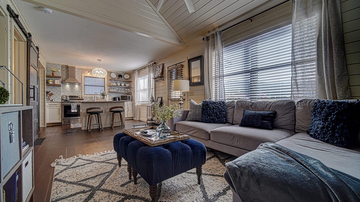 Blairsville Cabin | Creekside Cottages Luxury King/The Nook
