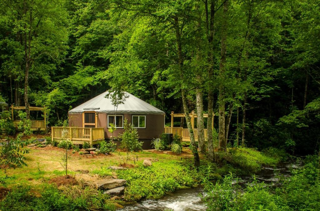 Topton Villa | Creekside Cove Luxury Yurt w Hot Tub in Nantahala
