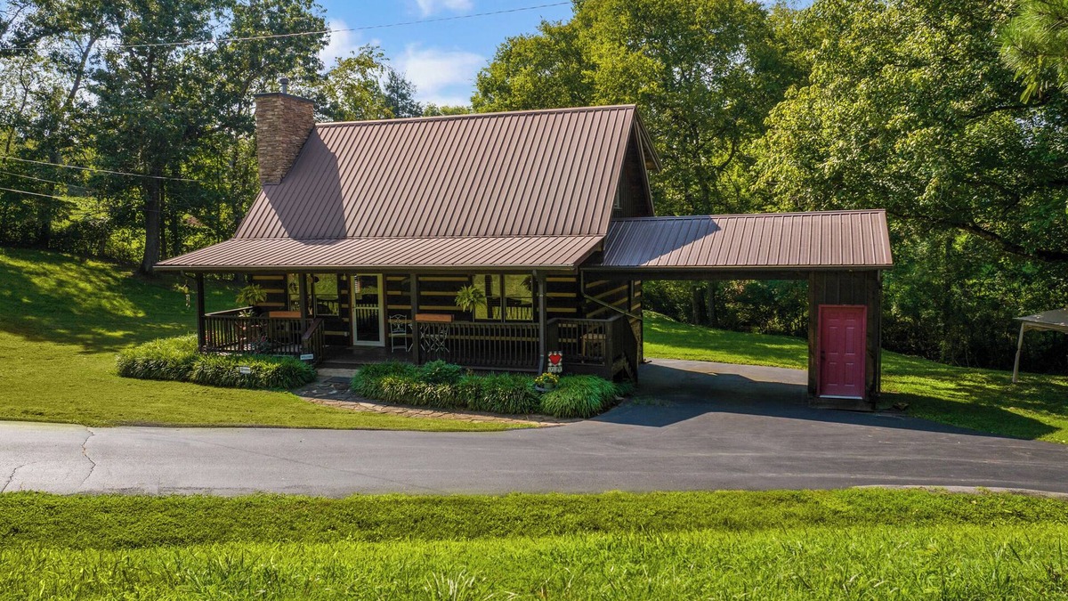 Rockford Cabin | Creekside Cozy Cabin:Minutes to UTK, Dtwn Knox & M’ville ,Marina, & TYS airport