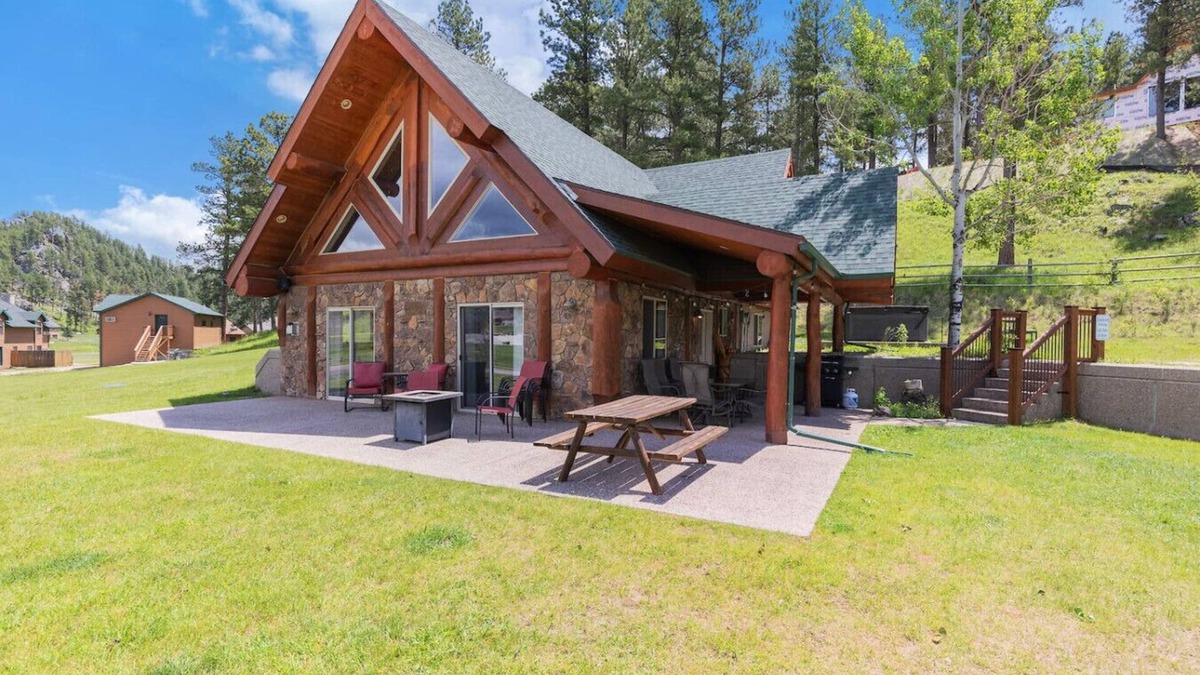 Rapid City House | Creekside Gem at Sheridan Lake