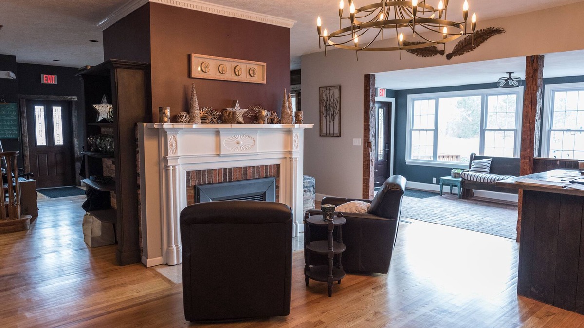 Oneida Hotel | Creekside Inn