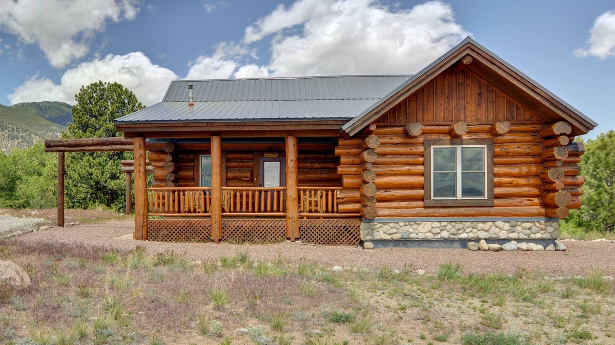 Buena Vista Cabin | Creekside Log Cabin- conveniently located and direct creek access