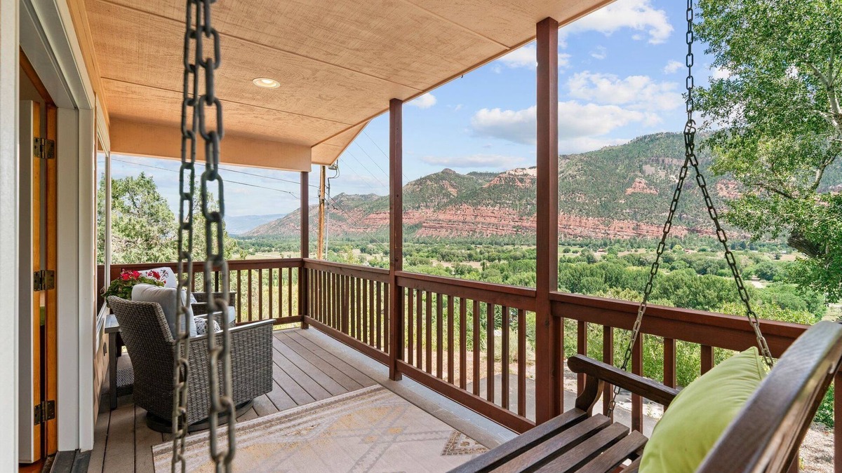 Durango Cottage | Creekside Retreat, Pet Friendly, A/C, Incredible Views, Close to town!