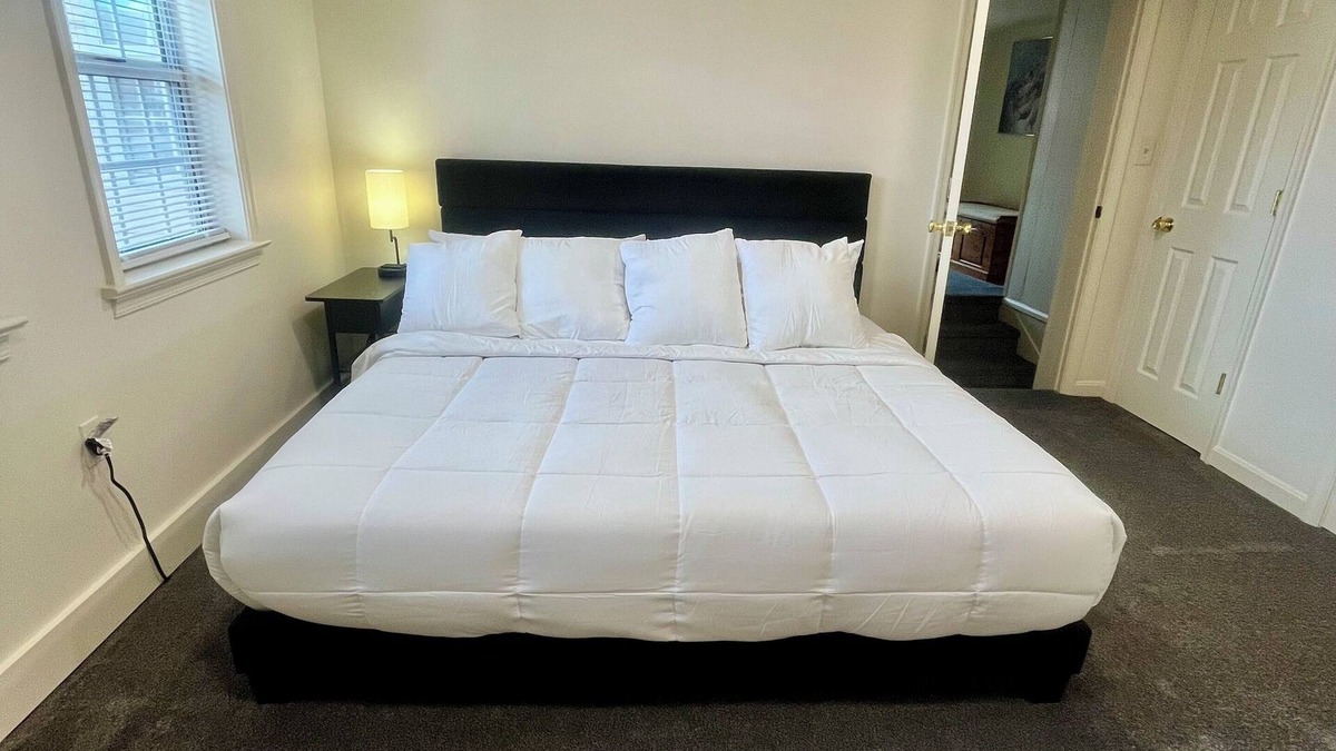 Frederick House | Creekside Suite Downtown Frederick Maryland Near Restaurants & Wedding Venue!