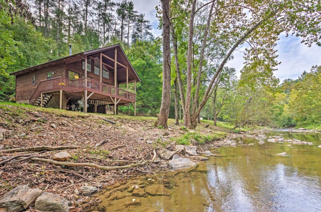Mars Hill House | Creekside Weaverville Home - 16 Miles to Asheville