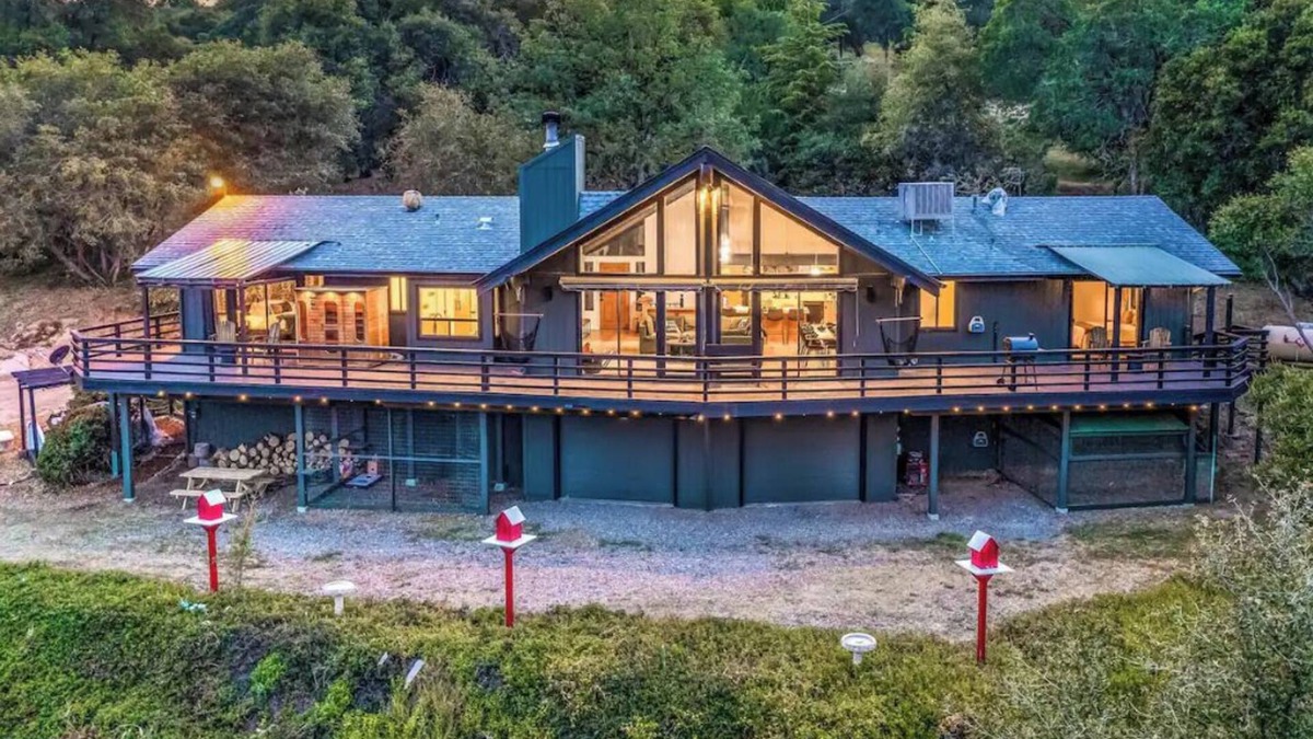 Yosemite Forks Ski Chalet | 🌙 Crescent Chalet - Hot Tub, Views, Sauna!