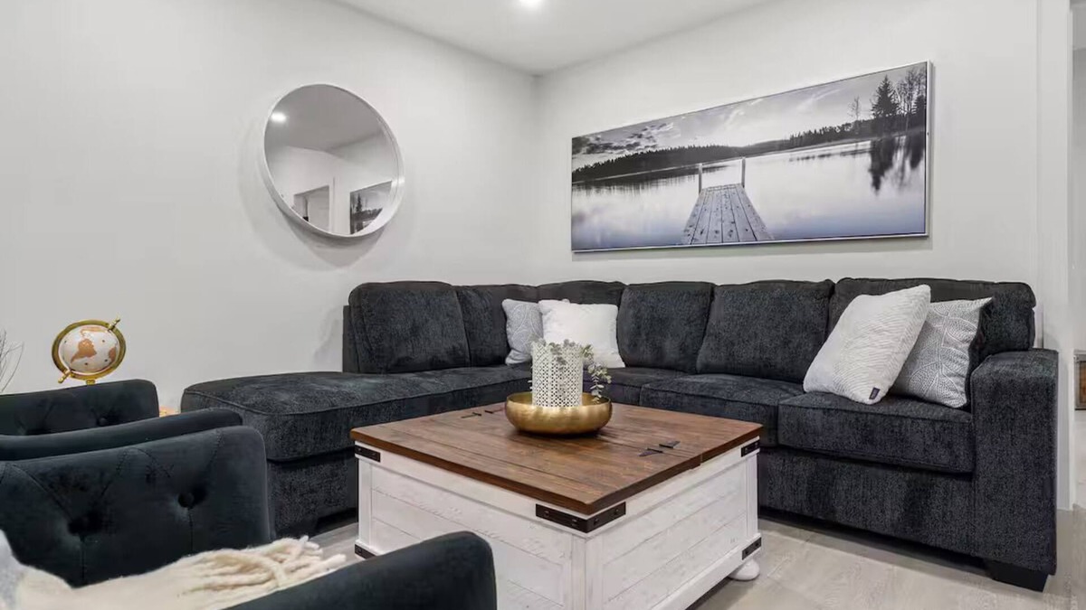 Crescent Heights Apartment | Crescent Heights Guest Suite