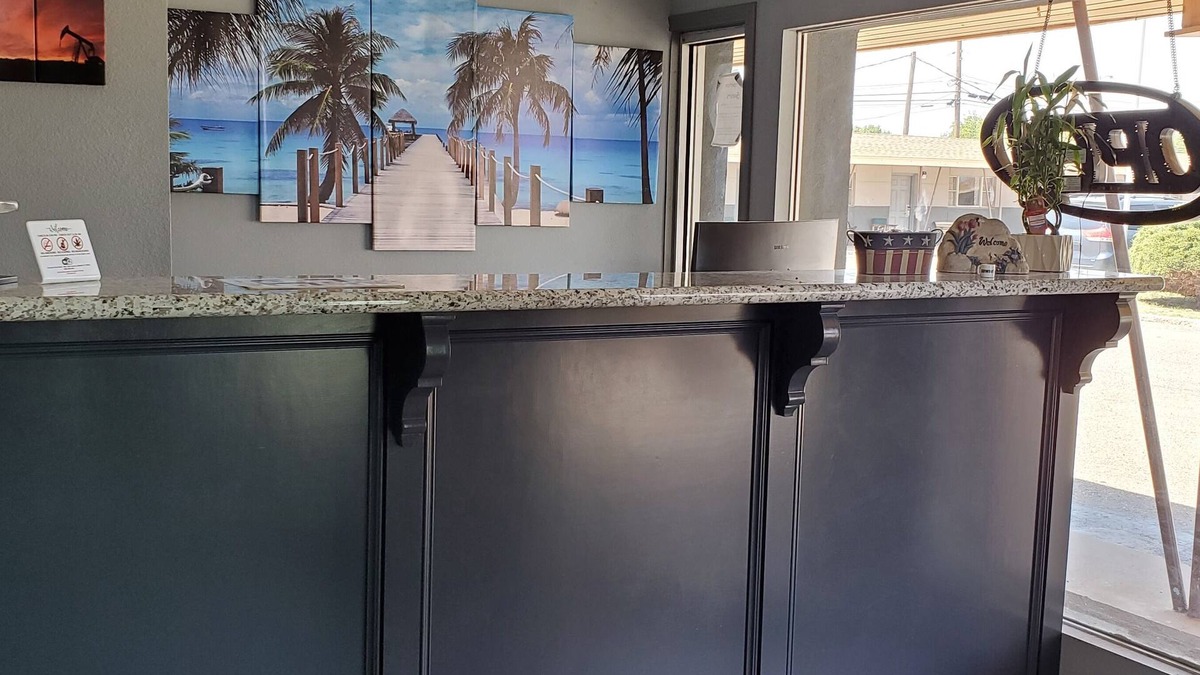 Littlefield Hotel | Crescent Park Motel & Suites