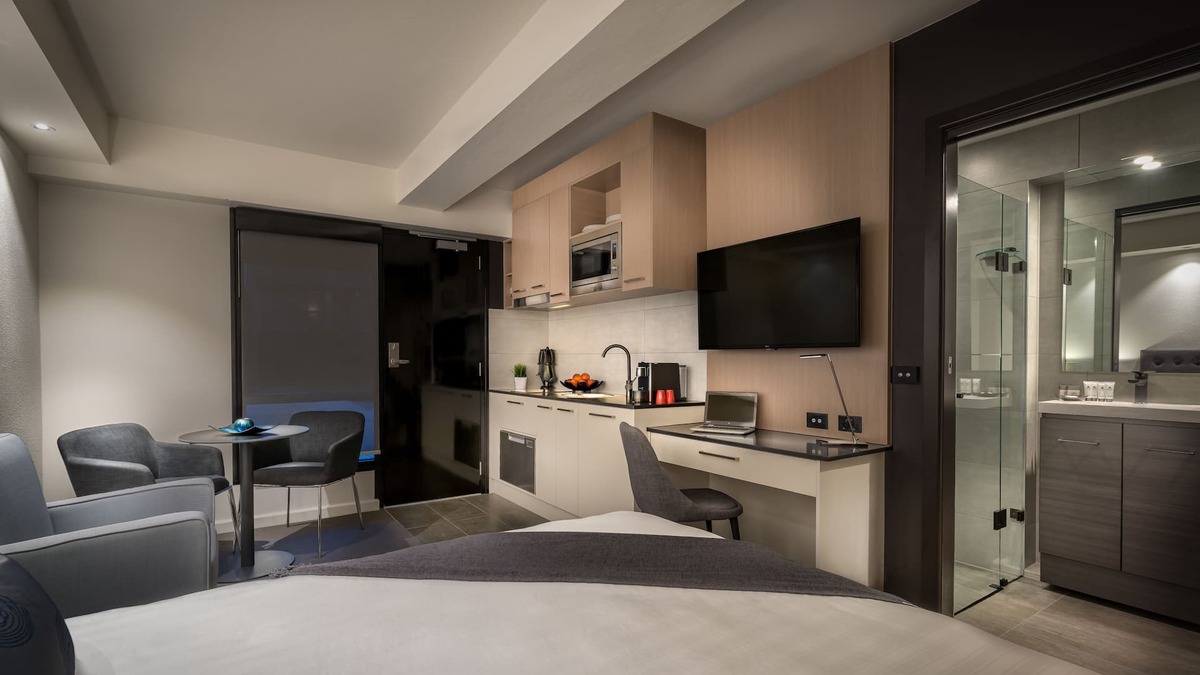 St Kilda West Apartment | Crest on Park