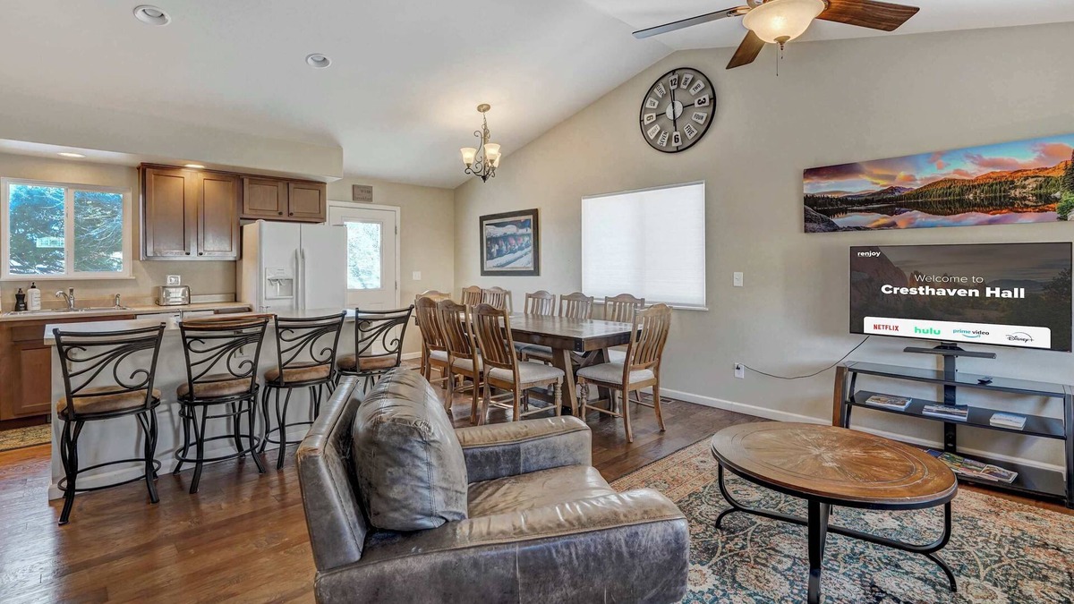 Central Colorado Springs House | Cresthaven Hall! 2 Mins to UCCS, Family Fun & BBQ
