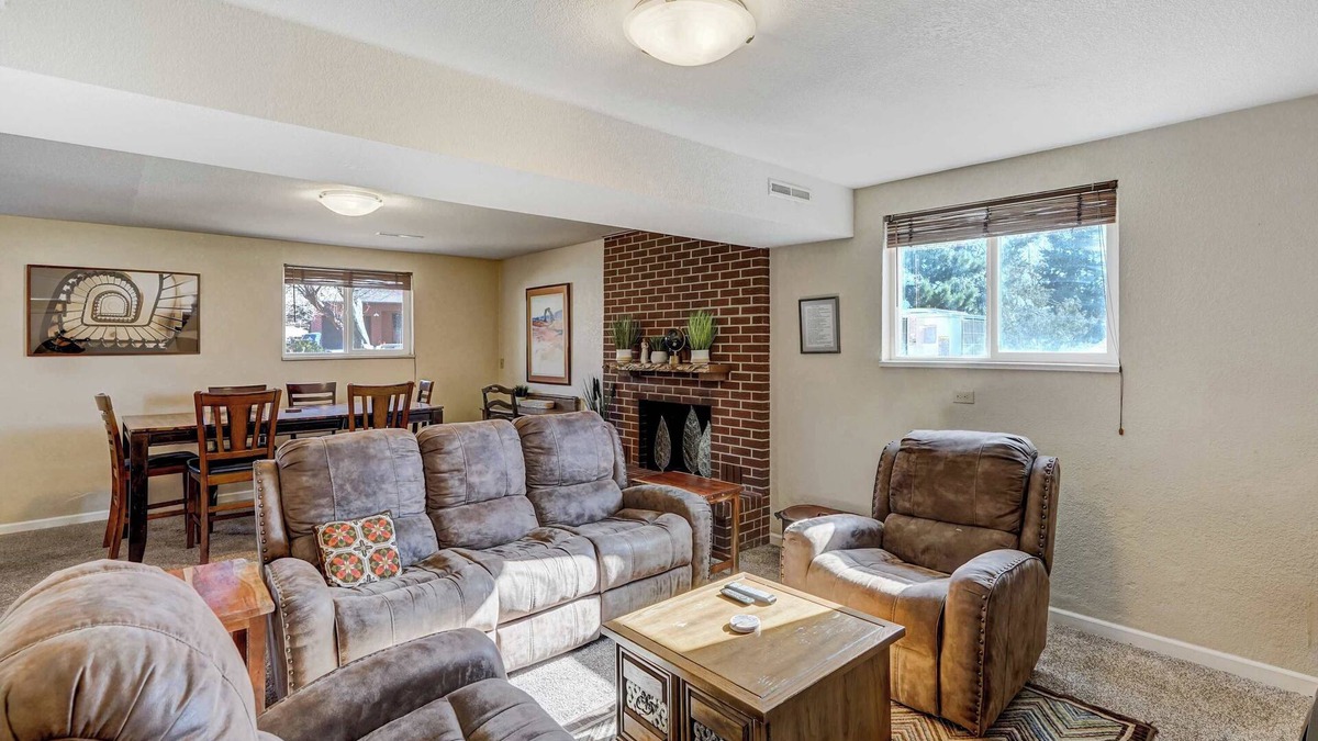 Central Colorado Springs House | Crestpoint Court! Multi-Level, Near UCCS & BBQ