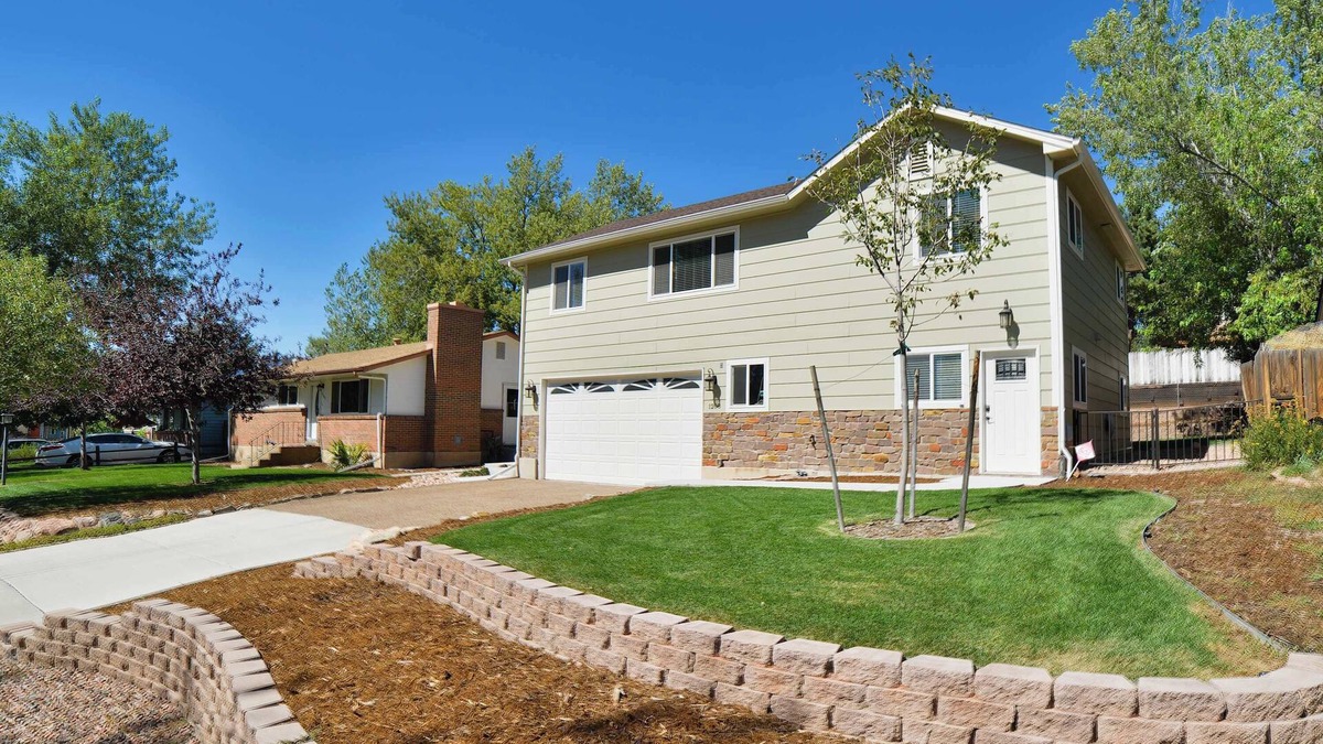 Central Colorado Springs House | Crestview Place! 2 Mins to UCCS, Patio, and BBQ